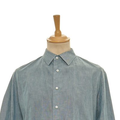 Experience the premium quality of Rose & Born with this Sz 47 shirt. Crafted from luxurious cotton in a classic blue colour, this single-cuffed shirt is in great condition for a timeless and sophisticated look.