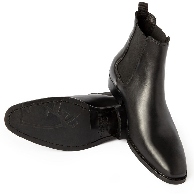 Est. Retail 3995 SEK - Black Leather Chelsea Boot, 45