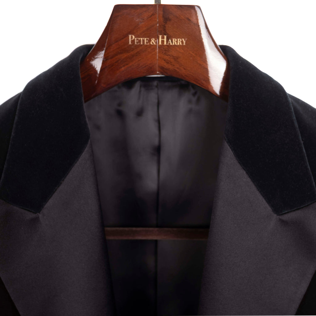 Est Retail Price 20 000 SEK -Neapolitan Hand Tailored  Black Velvet Tuxedo Suit Sz 50