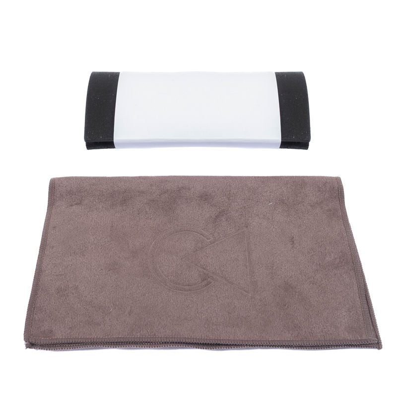 Est. Retail 4900 SEK - Joy OM5 Warm Grey